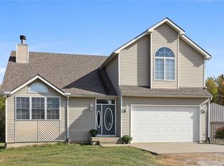 30109 E 222nd Ct, Pleasant Hill, MO 64080