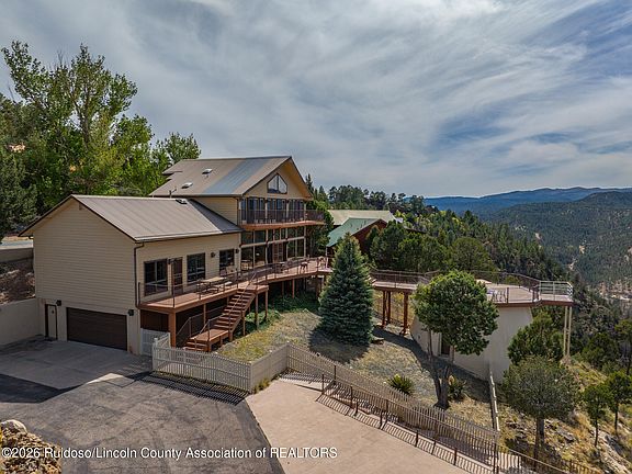 4th image of 208 Excalibur Rd