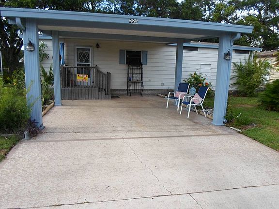 4th image of 225 Country Ln