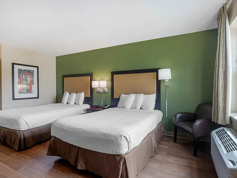 Studio Suite - 2 Full Beds