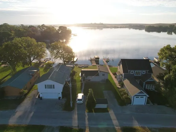 128 Kahola Rd, Council Grove, KS 66846