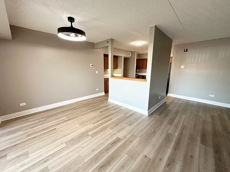 1028 Ashley Ct N #1B — Photo 9