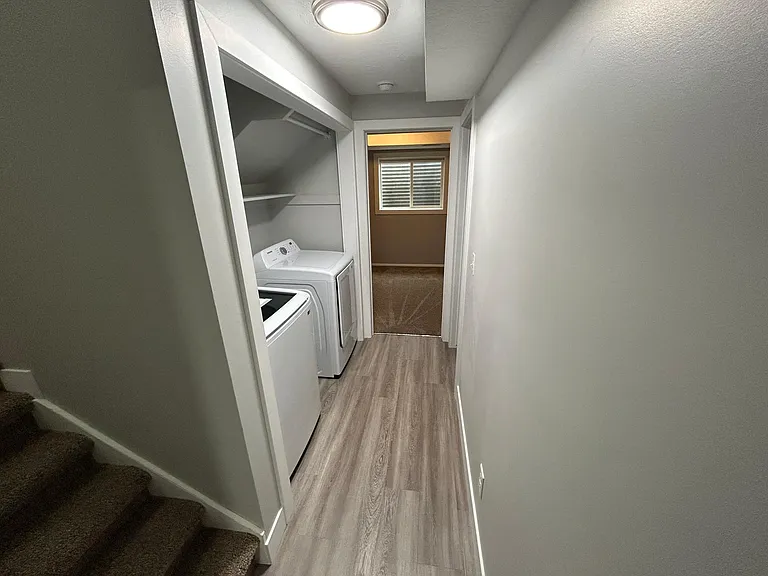 722 N 400 W #4 — Photo 15