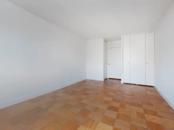 1520 York Avenue image 7 of 10