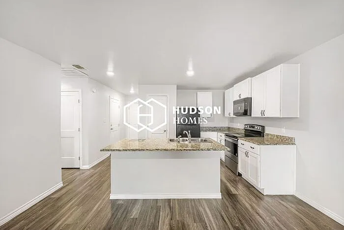 712 W 19th St — Photo 5