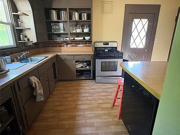 4th image of 1028 W 3rd St