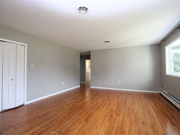 5th image of 9 Highland Ave