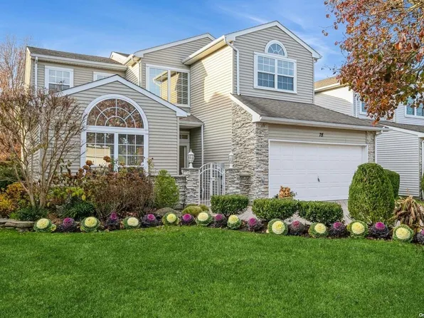 78 Hamlet Drive #78, Hauppauge, NY 11788