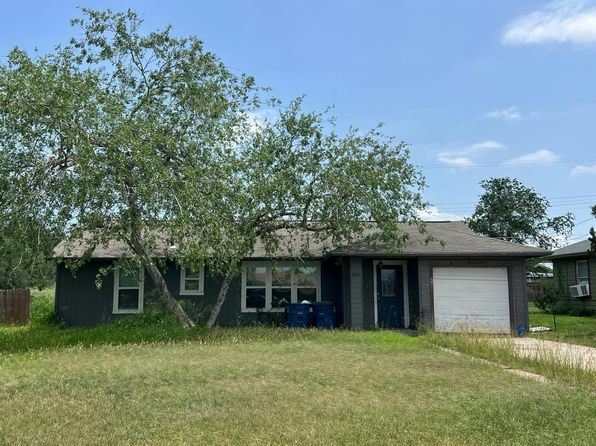 1410 E Bowie St, Beeville, TX 78102