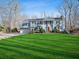 67 Stonehedge Dr S, Greenwich, CT 06831