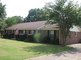 422 Roxie Dr, Florence, AL 35633