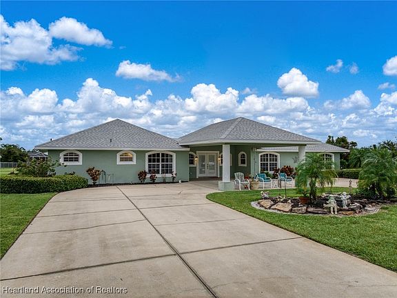 3rd image of 209 Fiji Way NE