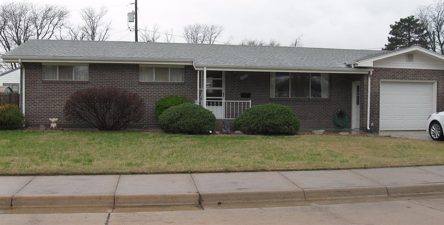 1215 Polyantha Ln, Great Bend, KS 67530 Zillow