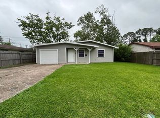 1406 Appomattox Dr, Texas City, TX 77591