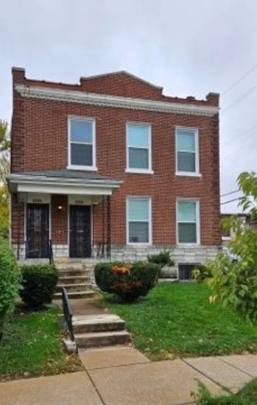 3 bed, 1.0 bath, 1000 sqft, $1,200 — Photo 1