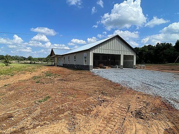 3rd image of 1712 Old Hoods Mill Rd