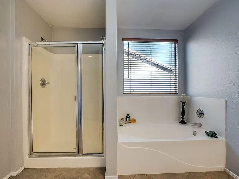 3116 W Pleasant Ln — Photo 18