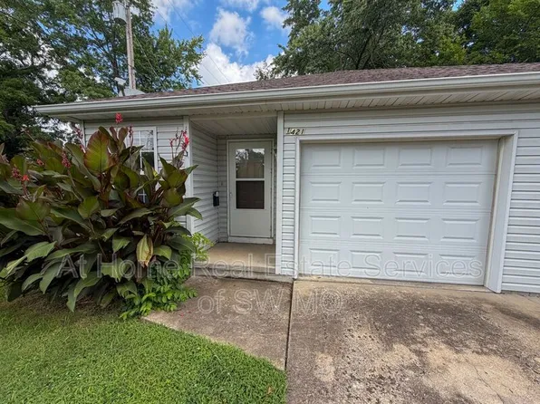 1421 E Central St, Springfield, MO 65802