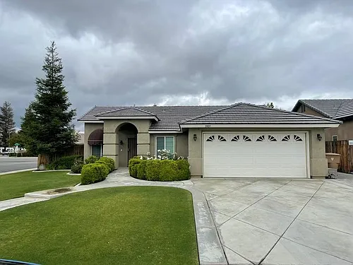 3909 Cornerstone Way Photo 1