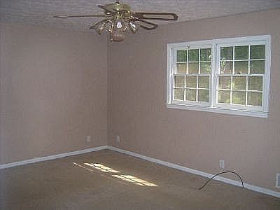 4th image of 410 Old Towne Trl