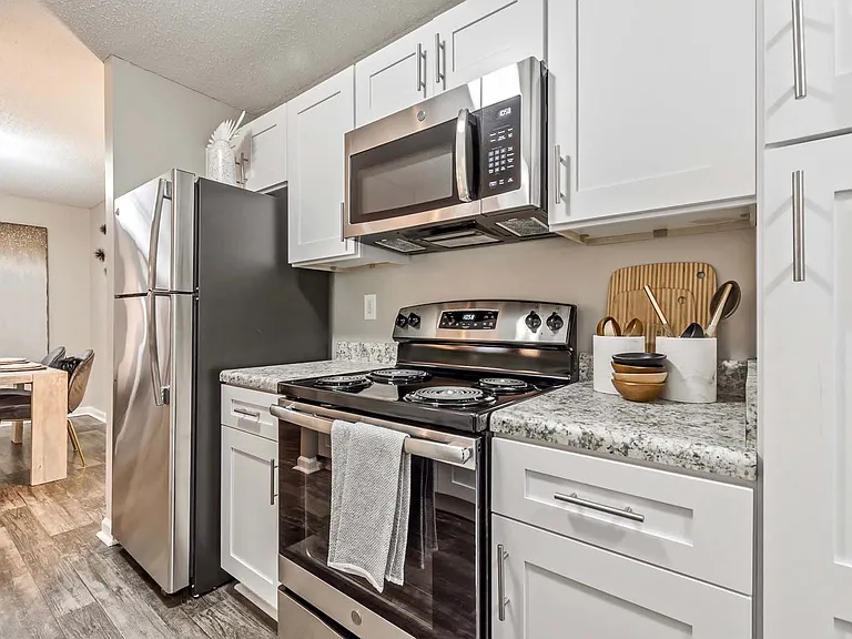 Azalea Ridge Apartments — Photo 3