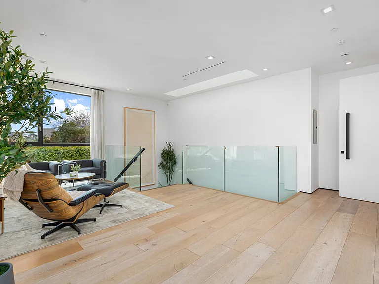 133 N Edinburgh Ave — Photo 34
