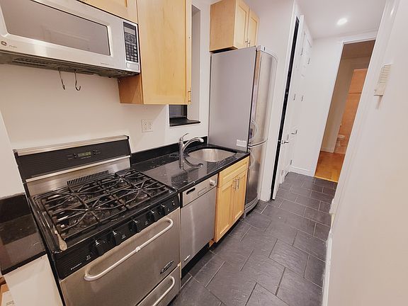 3rd image of 212 E 29th St #9A