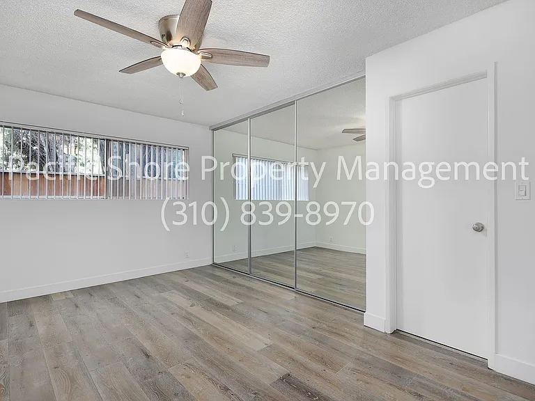 868 West Knoll Apartments — Photo 16