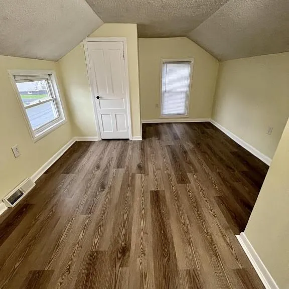 502 Lake St — Photo 14