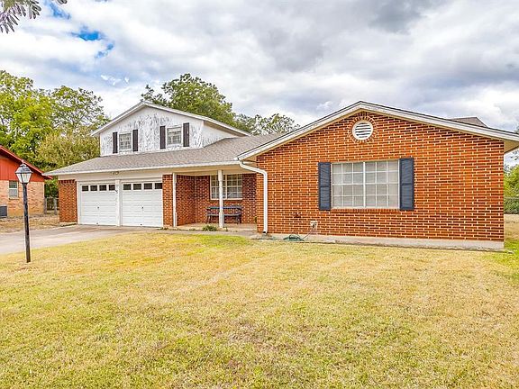 2nd image of 713 Meadowlark Cir