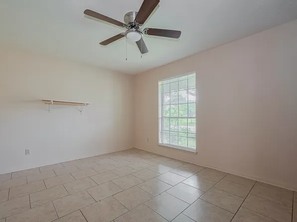 9126 Willow Meadow Dr, Houston, TX 77031