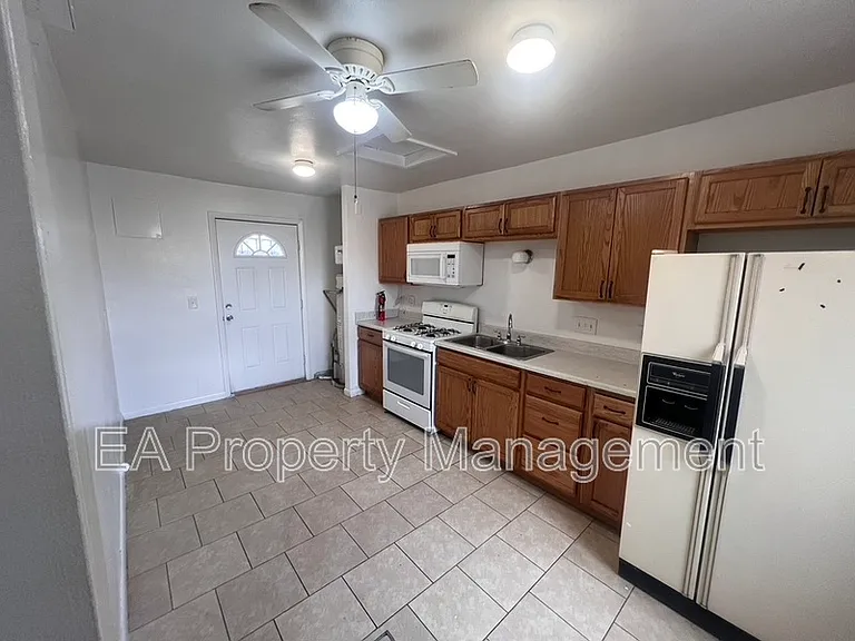 202 San Pablo St SE #B — Photo 11