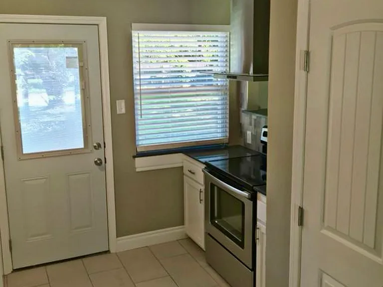 1223 Westlawn Dr — Photo 11