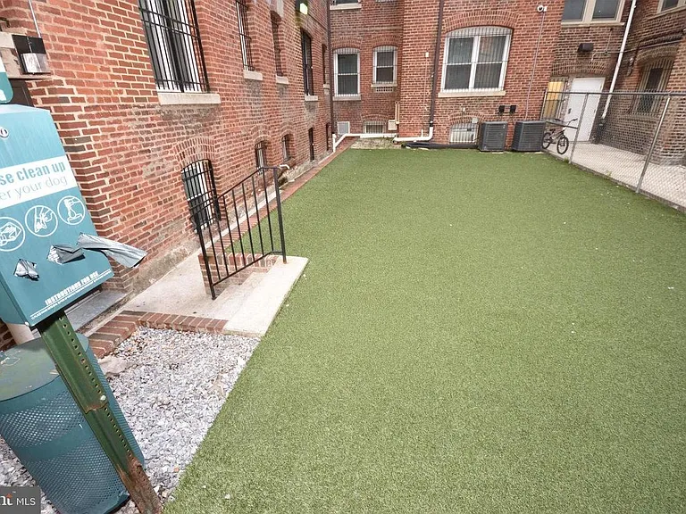 1458 Columbia Rd NW — Photo 18