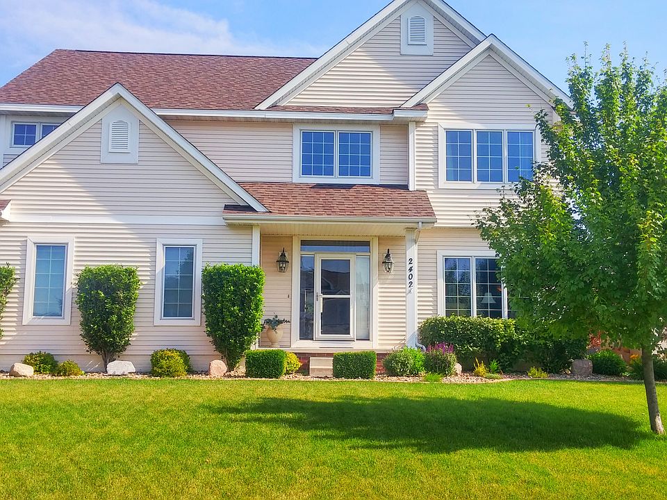 1st image of 2402 NW Parkridge Dr