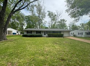 310 Spring Meadows Dr, Ballwin, MO 63011