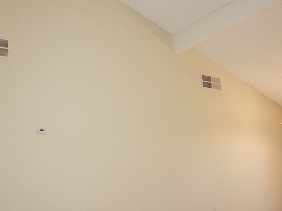 5th image of 1115 Evelyn Ln