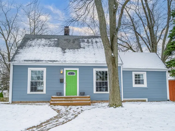307 Holton Rdg, Crown Point, IN 46307