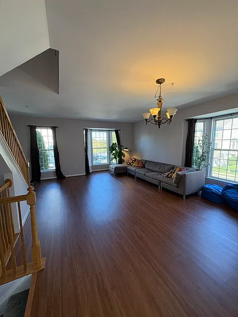 3 bed, 3.5 bath, 2424 sqft, $2,500 — Photo 3