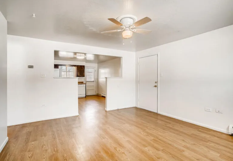 290 S Hoyt St #4 — Photo 3
