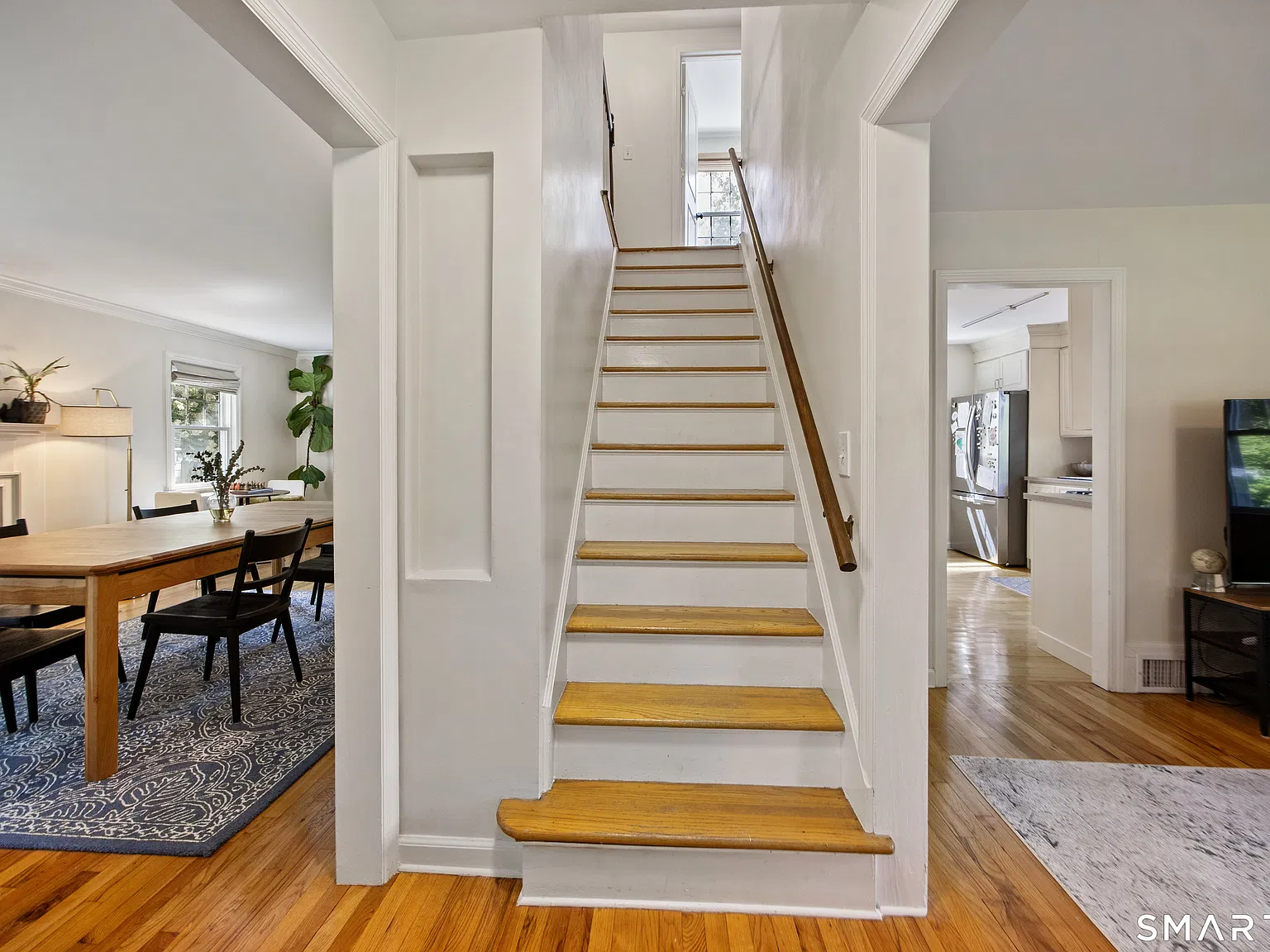 3 bed, 1.5 bath, 1560 sqft, $3,850 — Photo 2