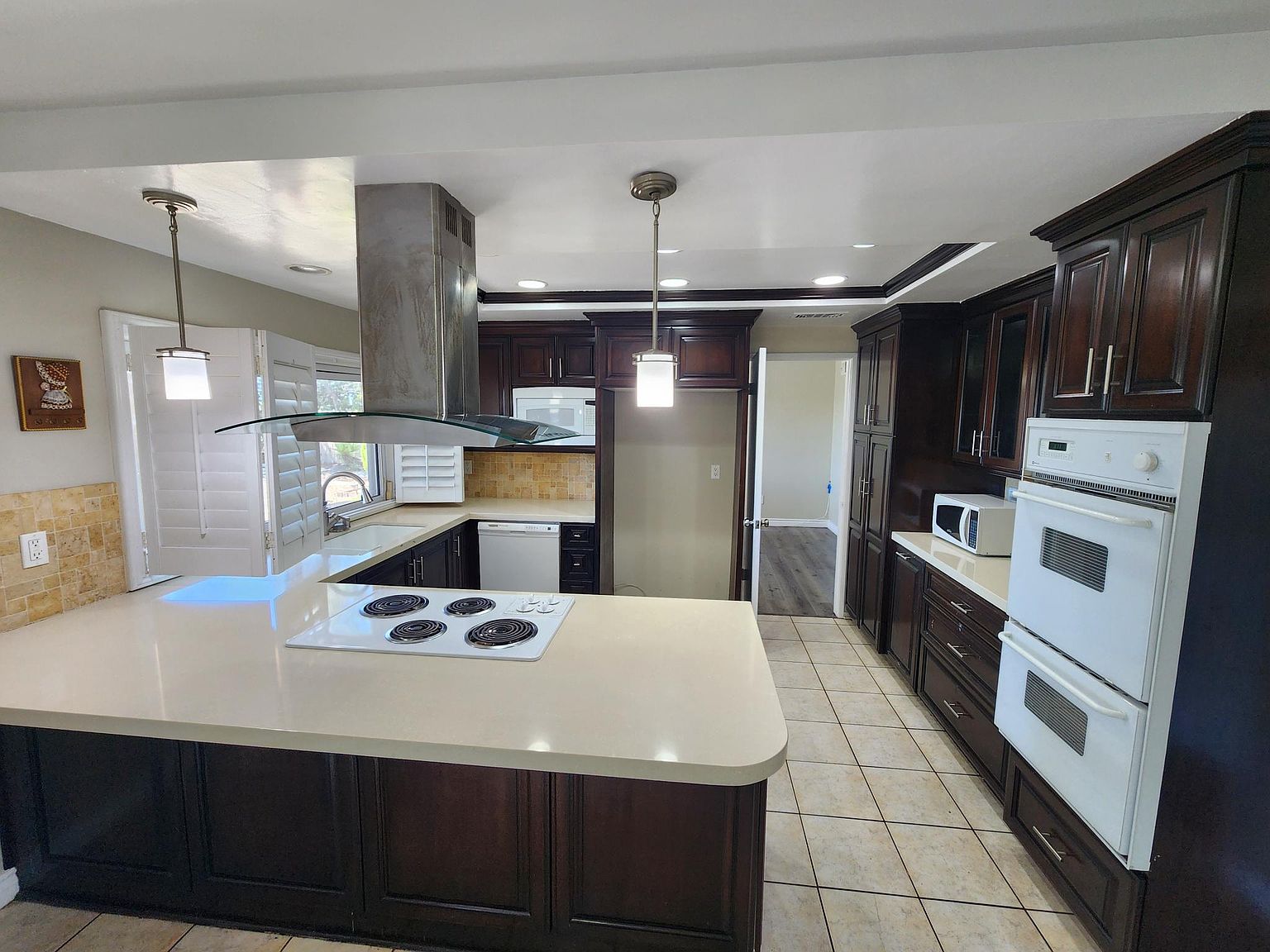 ワイン SantenayMaladier& SancerreVieillesVignes 18216 Index St, Porter Ranch, CA 91326 | Zillow