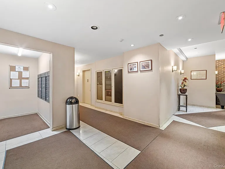 23 Water Grant St #8G — Photo 25