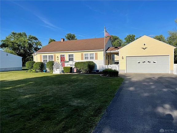 3rd image of 2202 Knoll Dr
