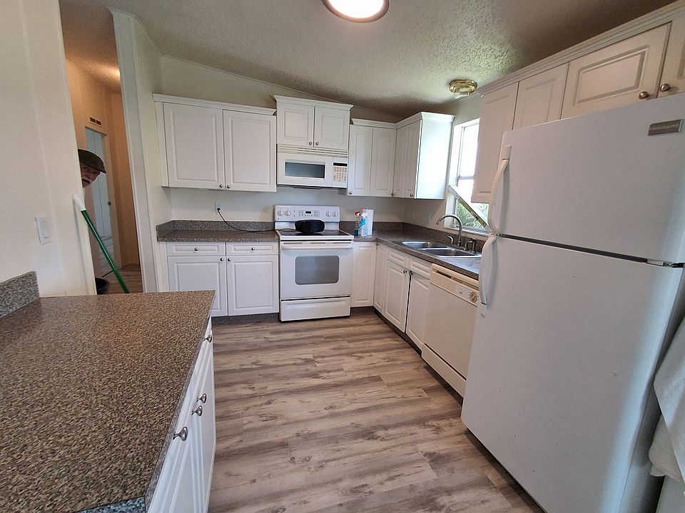 Kitchen area.