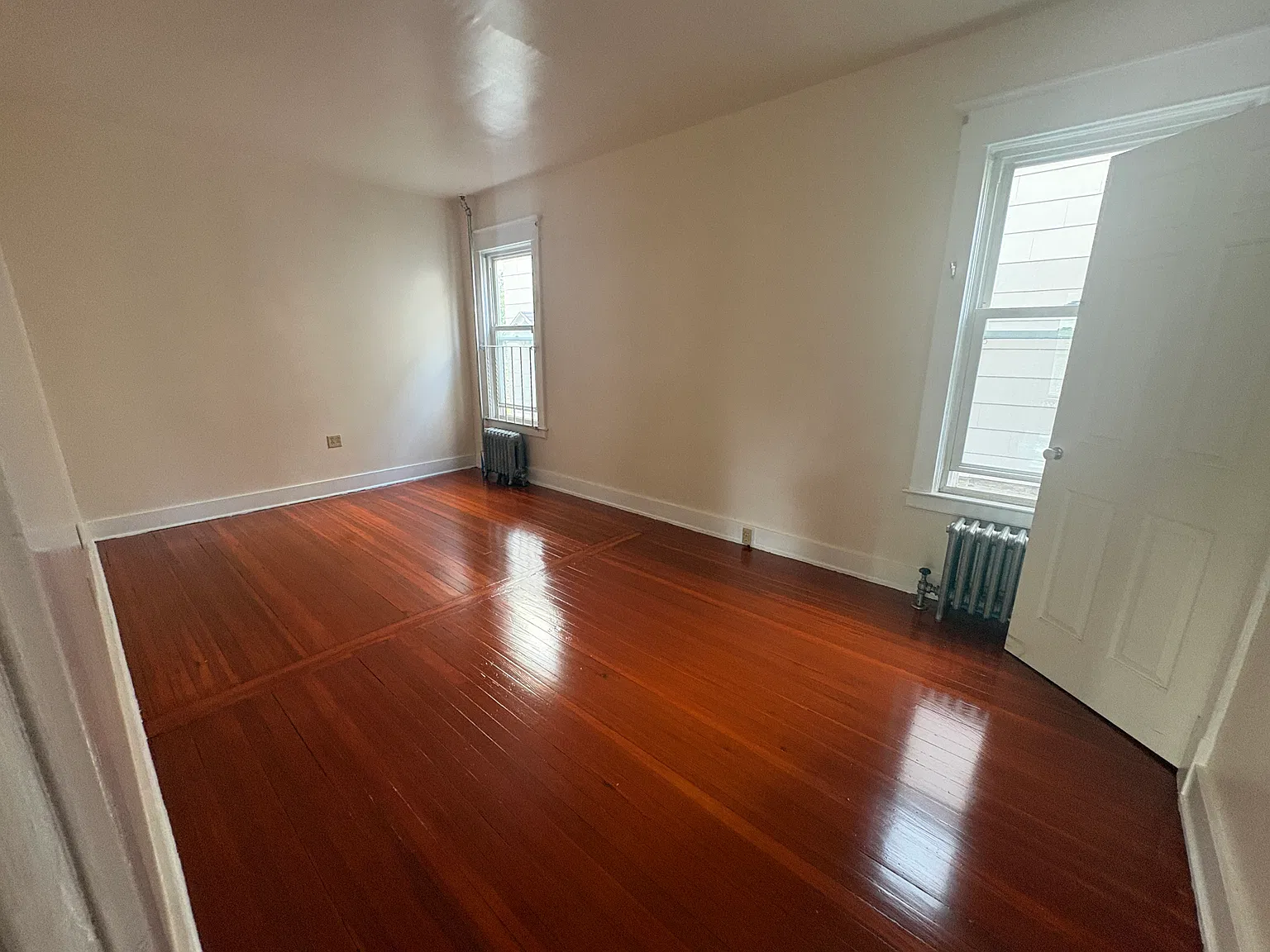 2 bed, 1200 sqft, $1,550 — Photo 2