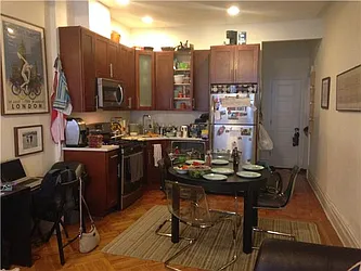 Rented by R New York