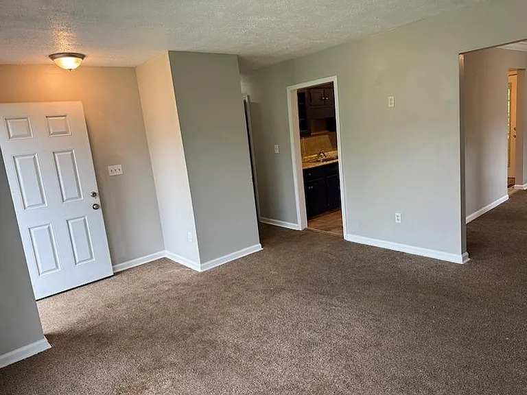 508 Closhire Ln — Photo 4