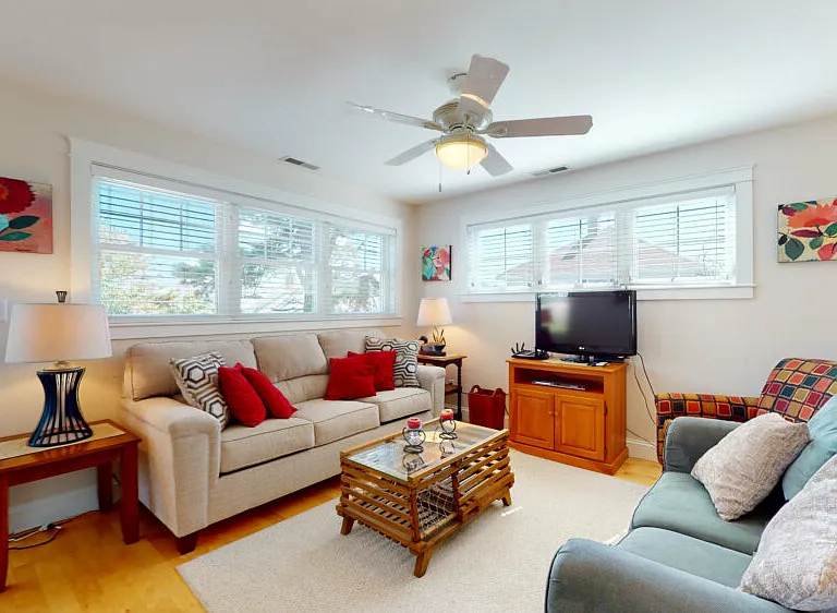 1 Sea Rose Ln — Photo 3