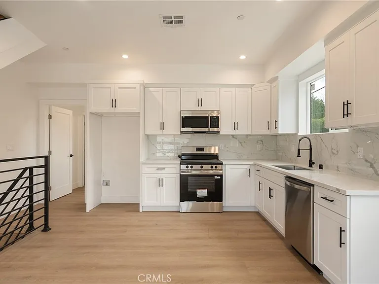 2843 Folsom — Photo 21